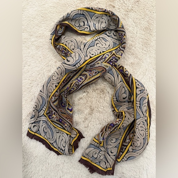 Adrienne Vittadini Accessories - Adrienne Vittadini 100% Silk Vintage Paisley Scarf